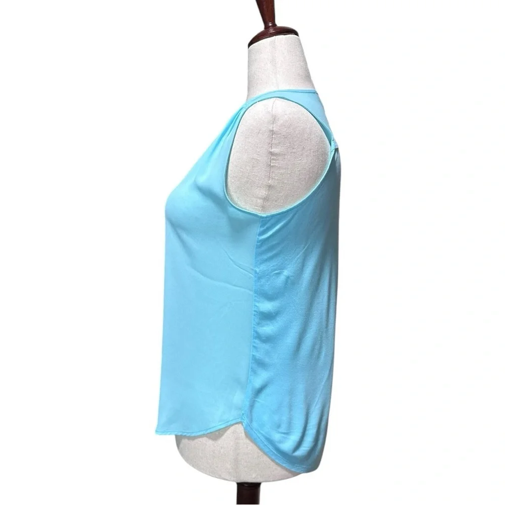 LOFT Sleeveless Light Blue Blouse Size Medium NWT - Picture 3 of 6